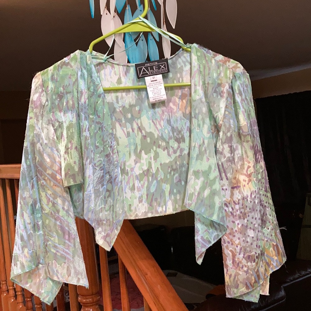 lovely shawl cover up over shoulders